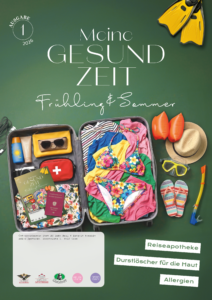 Meine GESUNDZEIT Frühling und Sommer. Ausgabe 1 2026. Ein offener Koffer mit verschieden Inhalten für Reisen: ein Bikini, rosa T-shirts, blauer T-Shirt, eine Sonnenbrille, Sonnencreme, Reisepass, Fotoapparat, , buntes T-Shirt, erste Hilfe Tasche, . Neben den offenen Koffer liegen eine Tauschbrille, eine Schnorchel, Schwimmflügel, Hut, offene Sandalen. Unten stehen die Themen: Reiseapotheke, Durstlöscher für die Haut, Allergien